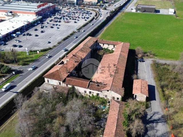 Capannone in vendita a Rezzato, Lombardia