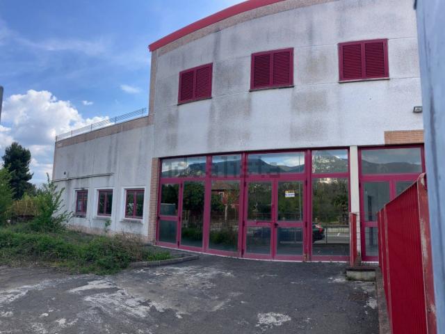 Capannone in vendita a Terni, Umbria