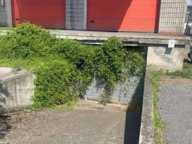 Capannone in vendita a La Serra, Follo