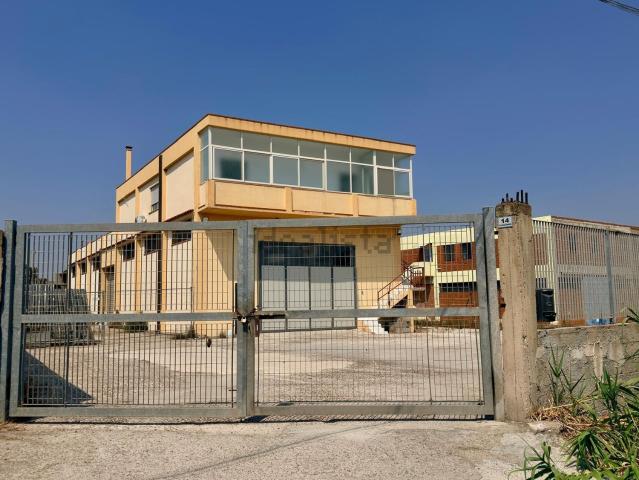 Capannone in vendita a Sant'Avendrace-Santa Gilla, Cagliari
