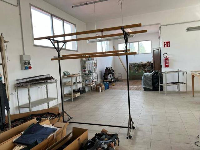 Capannone in vendita a Unione dei Comuni Circondario dell'Empolese Valdelsa, Lucardo