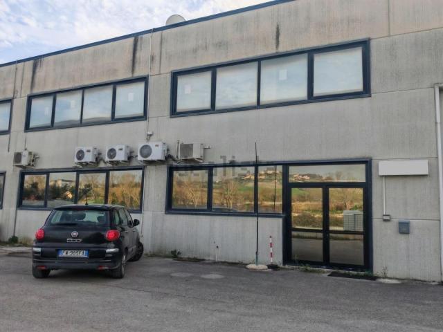 Capannone in vendita a Aspio Terme, Camerano