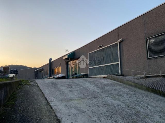 Capannone in vendita a Trescore Balneario, Lombardia