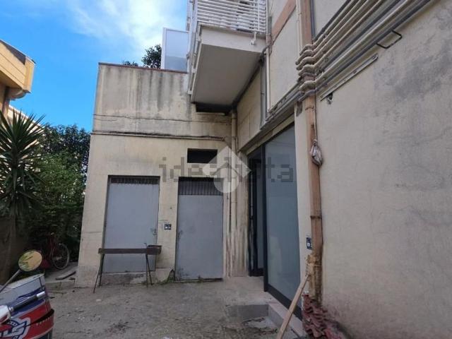 Capannone in vendita a Montesilvano, Abruzzo