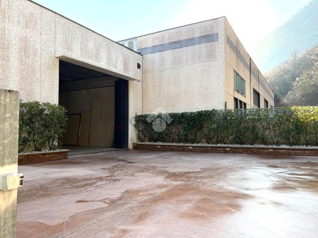 Capannone in vendita a Casazza, Lombardia