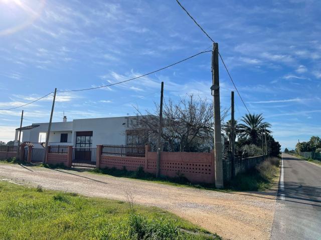 Capannone in vendita a Puglia, Taranto