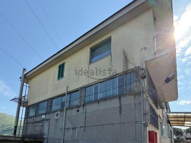 Capannone in vendita a Camerelle, Nocera Superiore