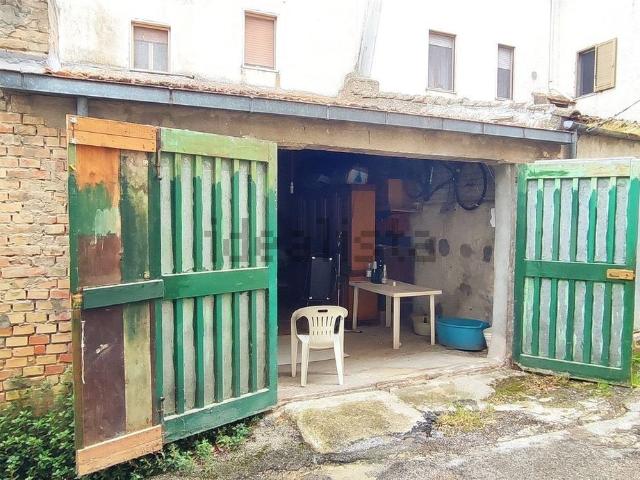 Capannone in vendita a Ortona, Abruzzo
