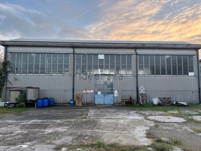 Capannone in vendita a Brugherio, Monza-brianza