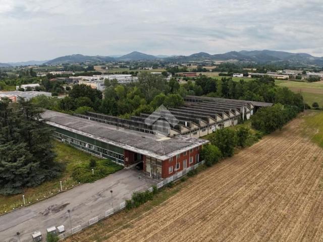 Capannone in vendita a Voghera, Lombardia