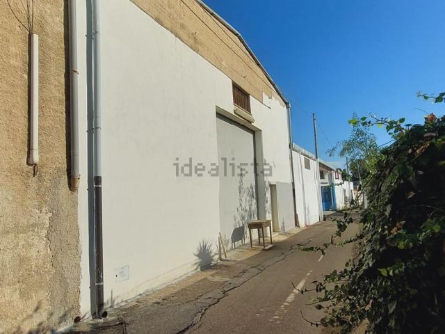 Capannone in vendita a San Girolamo, Bari