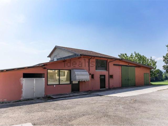 Capannone in vendita a San Bartolomeo, Re