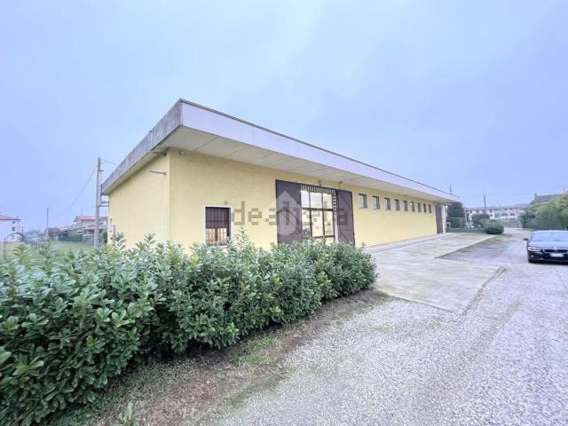 Capannone in vendita a Goito, Lombardia