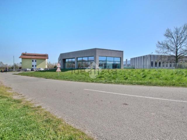 Capannone in vendita a Brusnengo, Biella