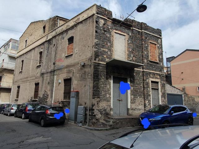 Capannone in vendita a Paternò, Catania