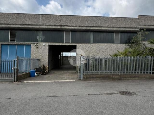 Capannone in vendita a Albano Sant'alessandro, Lombardia