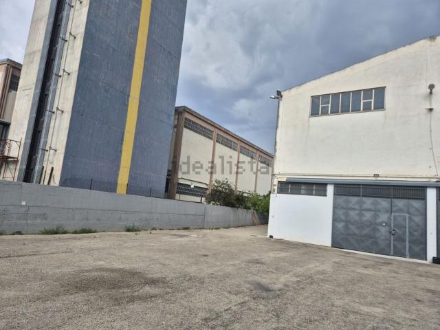 Capannone in vendita a Spoltore, Abruzzo