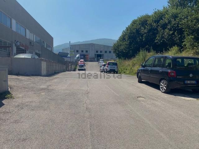 Capannone in vendita a Mercogliano, Campania