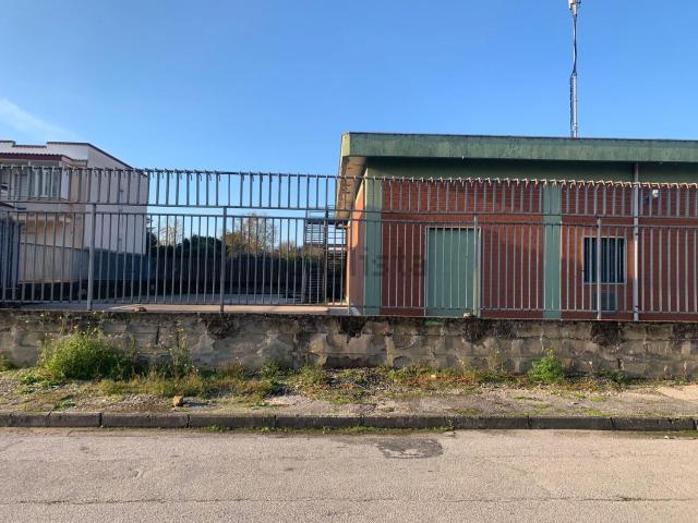 Capannone in vendita a Saviano, Campania