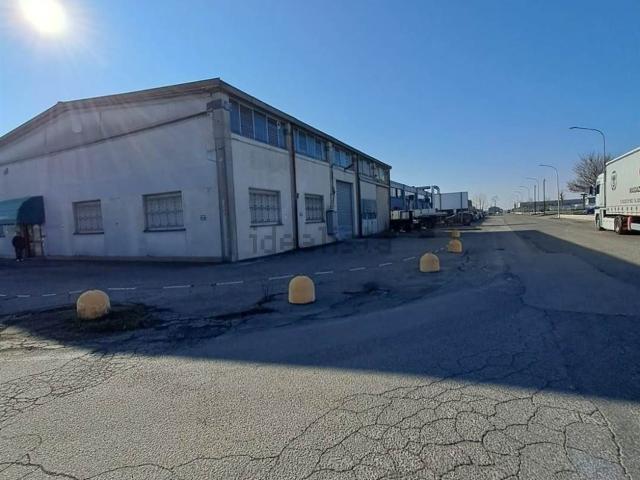Capannone in vendita a Unione Comuni Modenesi Area Nord, San Felice Sul Panaro