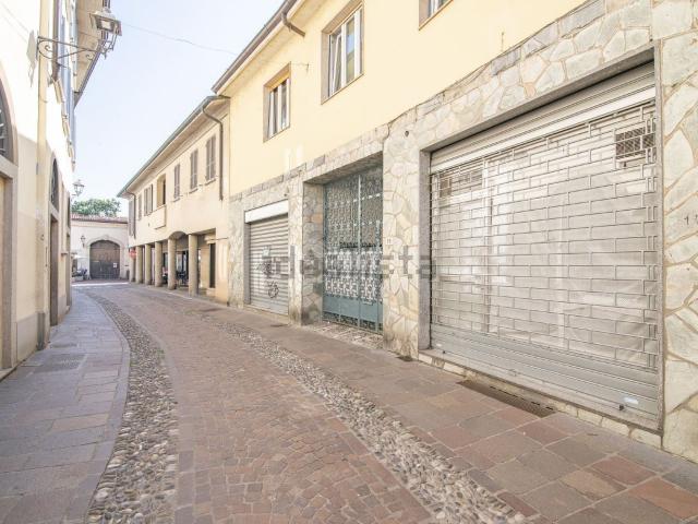 Capannone in vendita a Inzago, Lombardia