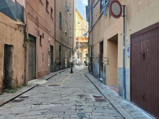 Capannone in vendita a Sampierdarena, Genova