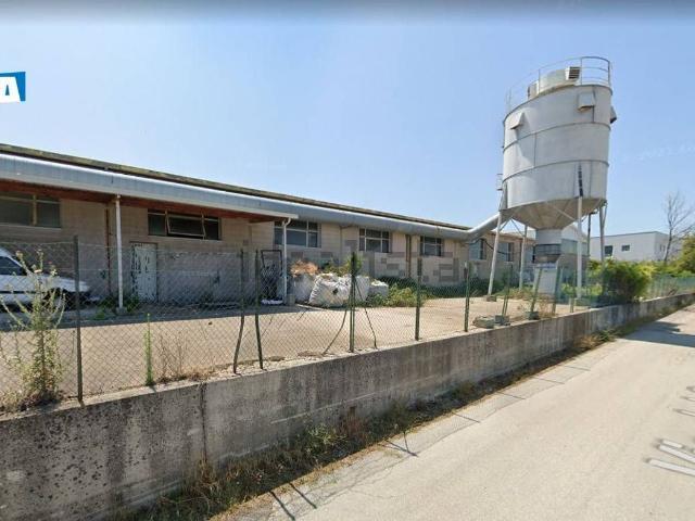 Capannone in vendita a Atri, Abruzzo
