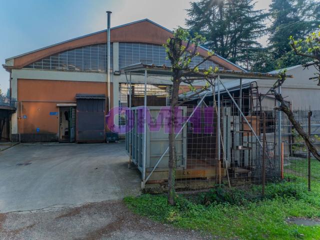 Capannone in vendita a Samarate, Lombardia