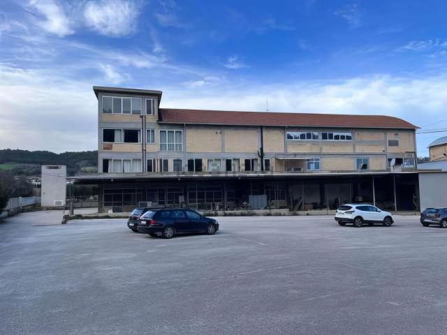 Capannone in vendita a Zona Industriale Bore Tesino, Marche