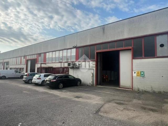 Capannone in vendita a Caldiero, Veneto