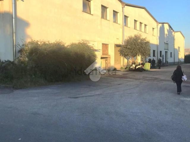 Capannone in vendita a Sepano, Frattamaggiore
