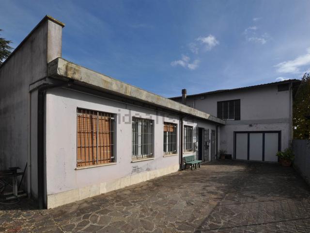 Capannone in vendita a Acquaviva, Abbadia Di Montepulciano