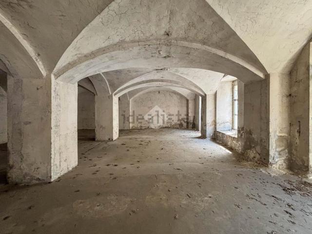 Capannone in vendita a Brembate di Sopra, Bergamo