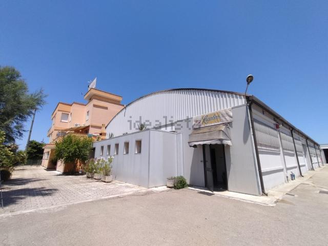 Capannone in vendita a Torchiarolo, Brindisi