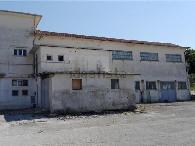 Capannone in vendita a Montoro, Marche