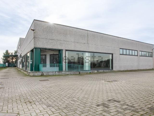 Capannone in vendita a Abbiategrasso, Lombardia