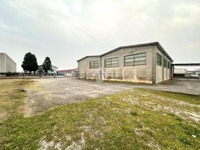 Capannone in vendita a Remedello, Lombardia