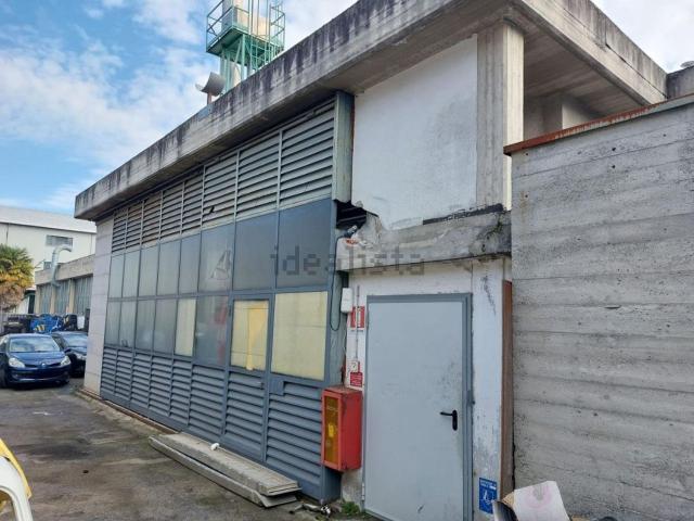 Capannone in vendita a Arosio, Lombardia