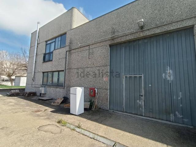 Capannone in vendita a Baggiovara, Modena