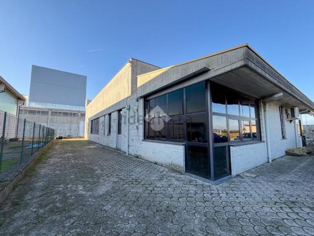 Capannone in vendita a Casalmorano, Lombardia