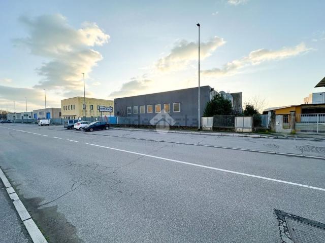 Capannone in vendita a Ghedi, Lombardia