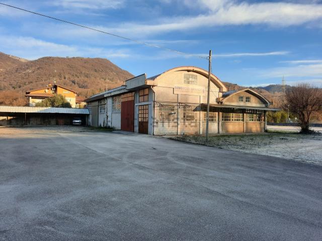 Capannone in vendita a Maniago, Friuli-Venezia Giulia