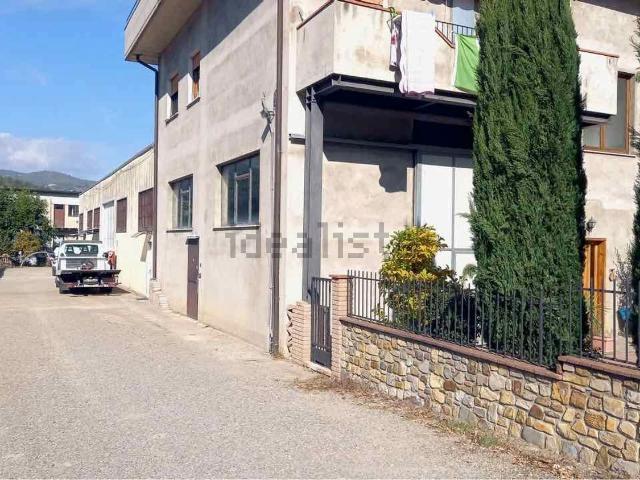 Capannone in vendita a Subbiano, Toscana