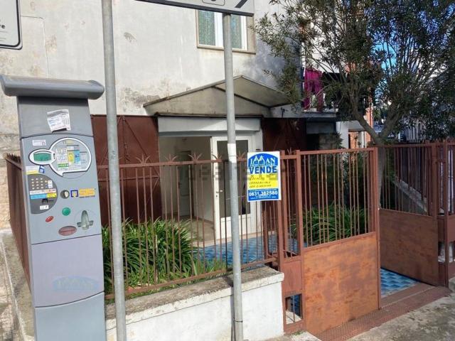 Locale Commerciale in vendita a Ceglie Messapica