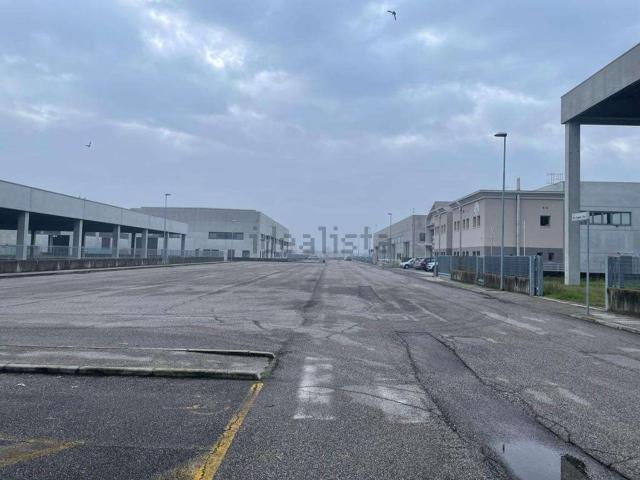 Capannone in vendita a Albaredo D'adige, Veneto