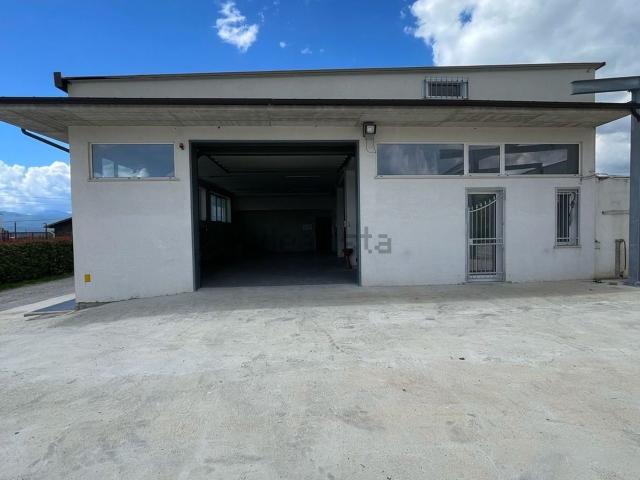 Capannone in vendita a Aielli, L'Aquila