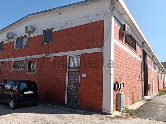 Capannone in vendita a Selargius, Sardigna/Sardegna