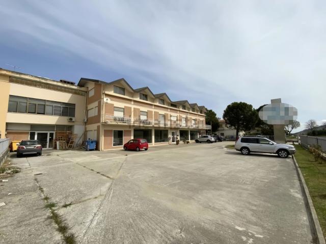 Capannone in vendita a Marche, Ascoli Piceno