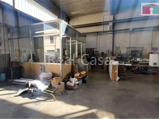 Capannone in vendita a Modena, Reggio Emilia