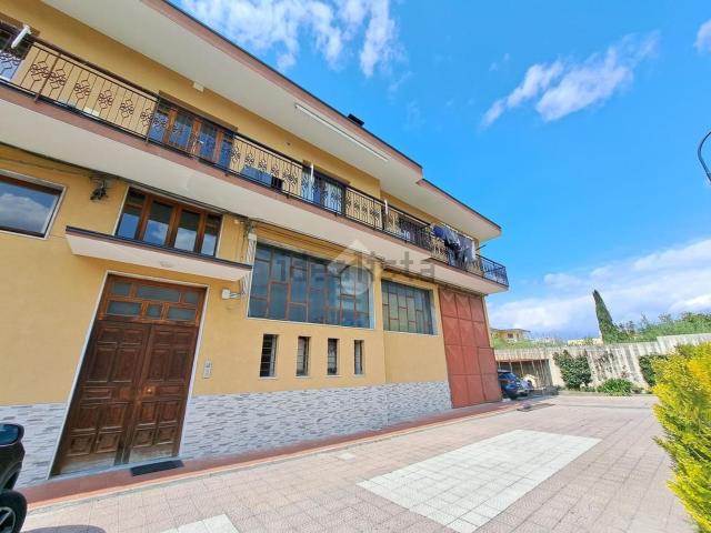 Capannone in vendita a Sava, Baronissi